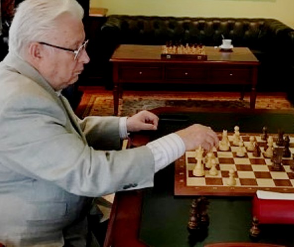 Коллектив «Prof.Сhessclub» поздравил  с юбилеем гроссмейстера   Евгения  Васюкова!