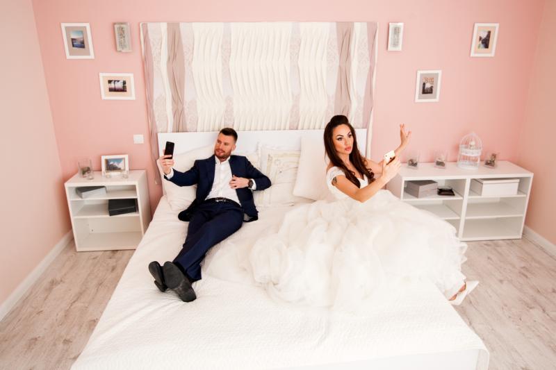 “Жениться надо по любви” – считает Алексей Чумаков