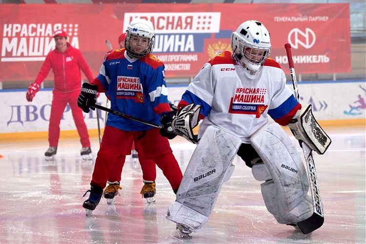 "Красная машина" национальной федерации хоккея проведет сборы в Заполярном