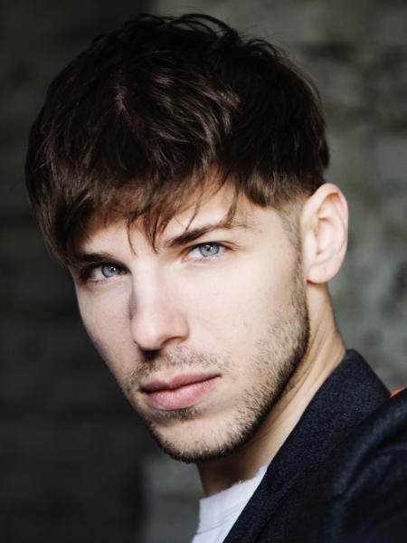 Александр Эгромжан: через песни и музыку можно сказать о многом