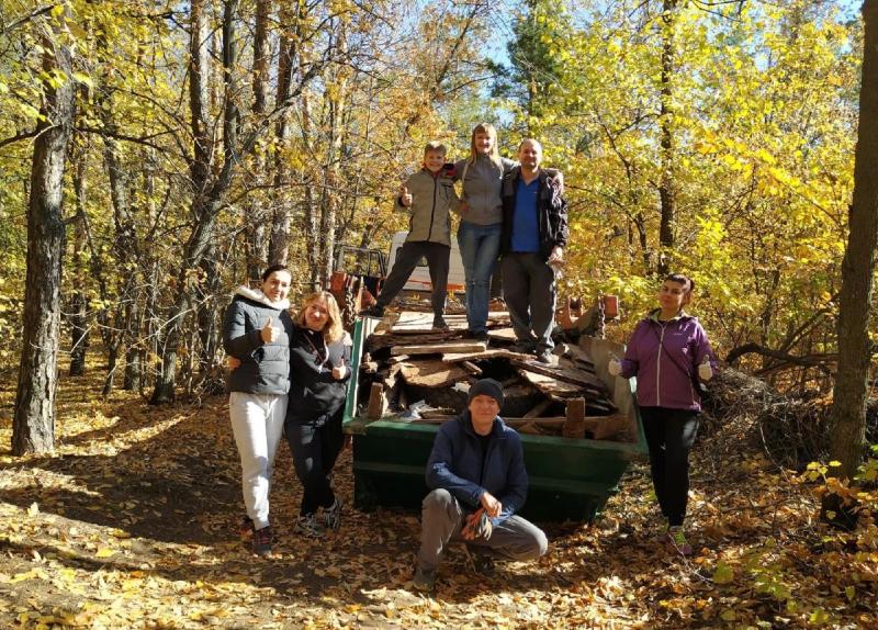 Самарские волонтеры провели экологическую акцию в лесу Куйбышевского района