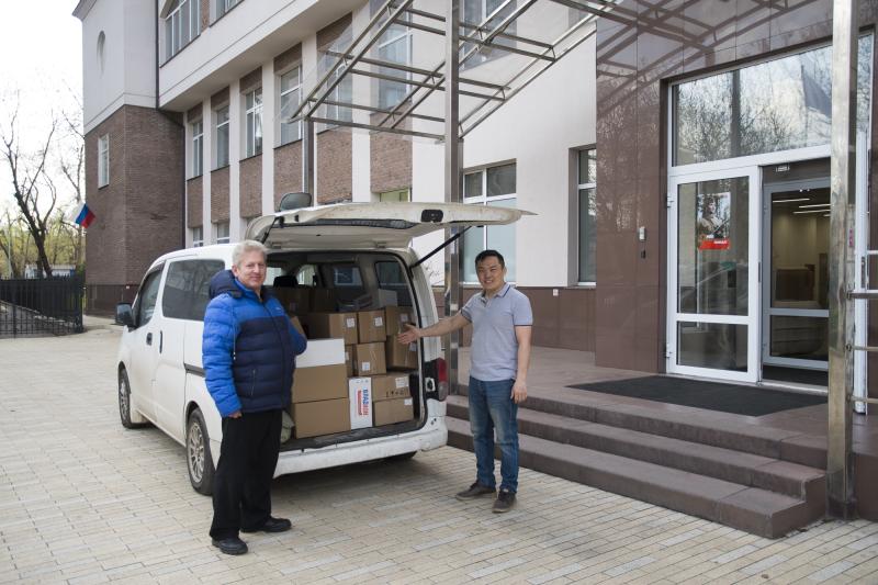 Волонтерское движение «Вместе можем все» передало более 300 кг продуктов беженцам Донбасса.