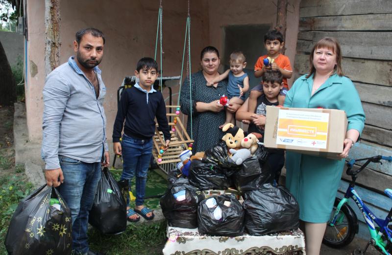 Народный фронт в Кабардино-Балкарии оказал помощь многодетной семье -  беженцам из Украины