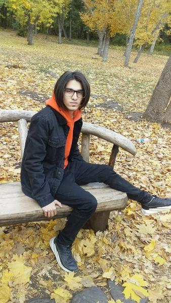 Slava Volk Певец : Мальчик без комплексов. Не стесняйтесь , живите на  полную  катушку!!!