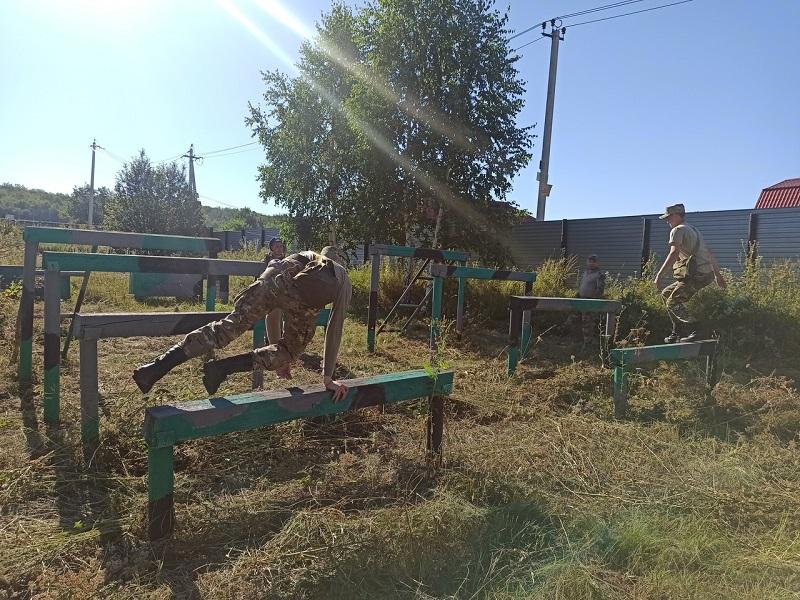 В Башкирии кадеты-юнармейцы на специальном тренировочном полигоне Росгвардии прошли военно-полевые сборы