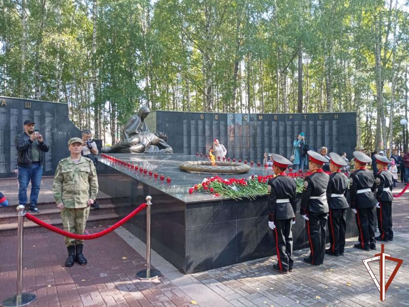 В Югре представители Росгвардии приняли участие в памятных мероприятиях, посвященных Дню окончания Второй мировой войны