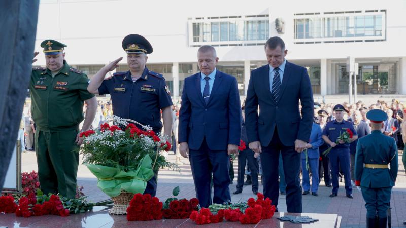 Начальник Управления Росгвардии по Ульяновской области принял участие в митинге-реквиеме, посвященном Дню солидарности в борьбе с терроризмом