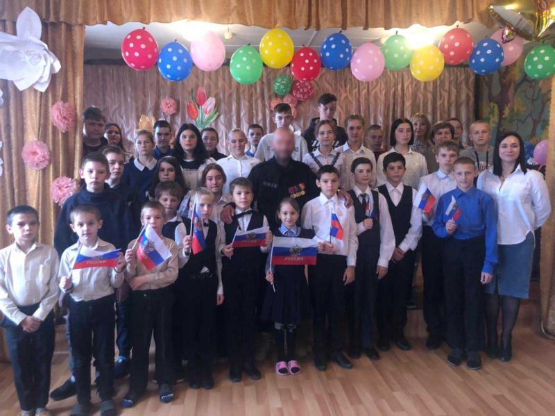 Сотрудники ОМОН «Крепость» познакомились с воспитанниками школы-интерната