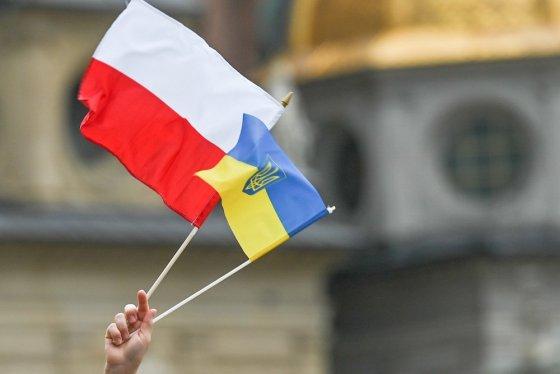 Польша готовится провести референдумы на Западной Украине, предупредил глава СВР
