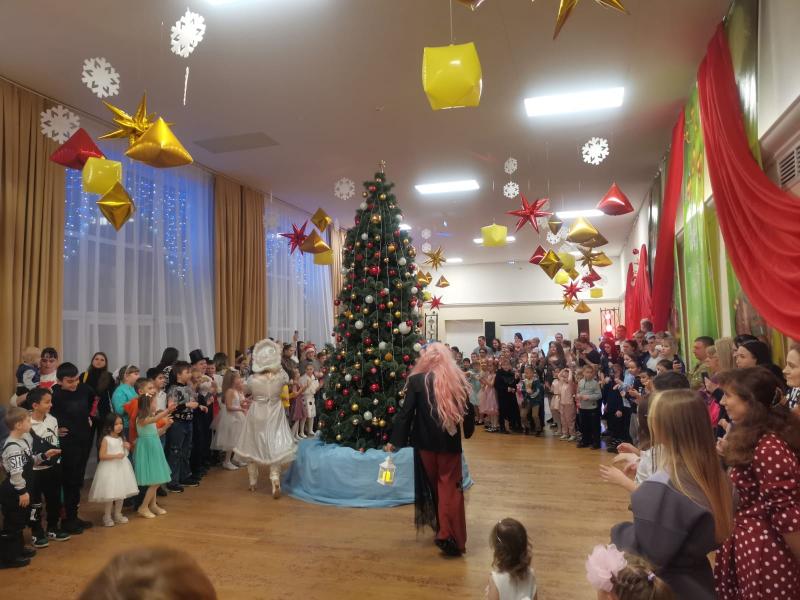 Дети военнослужащих Росгвардии посетили новогоднюю елку в Пензенской области