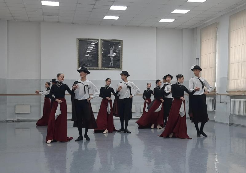 В Бурятском хореографическом колледже готовятся к выпускному спектаклю