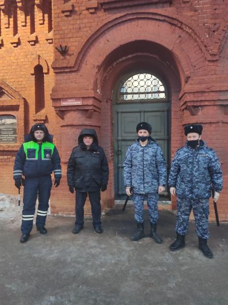 В Егорьевске сотрудники Росгвардии обеспечили безопасность граждан во время крещенских купаний