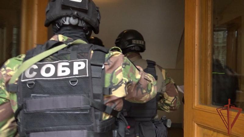 При поддержке спецназа Росгвардии в Москве задержали банду серийных расхитителей автомобильных запчастей