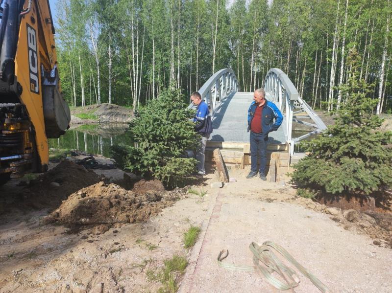 "Трест Коксохиммонтаж" сажает деревья в промзонах разных городов