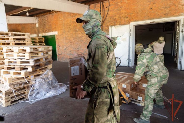 Росгвардия доставила гуманитарный груз для переселенцев в ЛНР