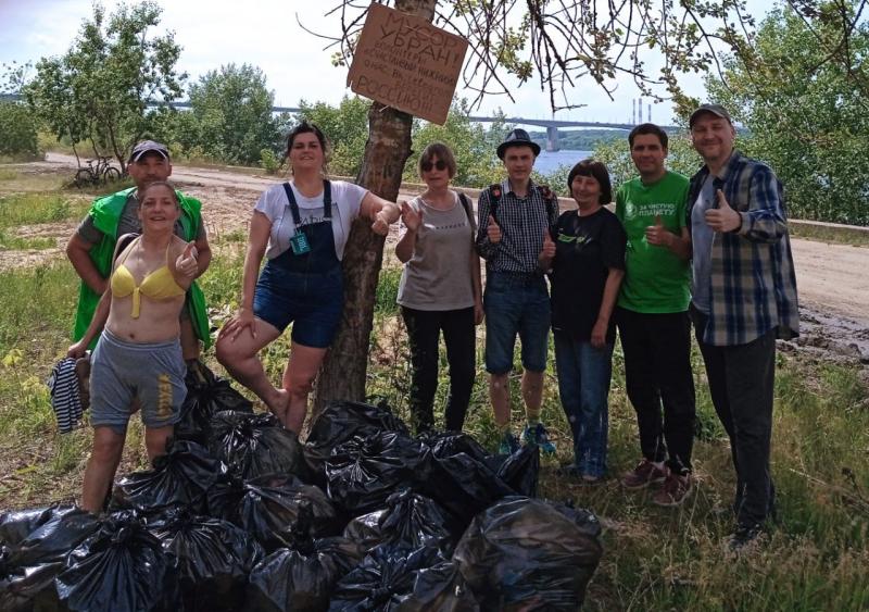 Волонтеры« Счастливый Нижний Новгород» участвуют во всероссийской акции« Вода России»