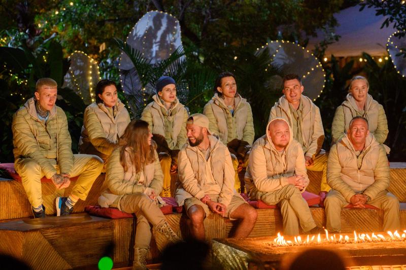 "Это точно мой кровный враг! Я буду мстить!" Влада Топалова предали на шоу "Новые звезды в Африке"