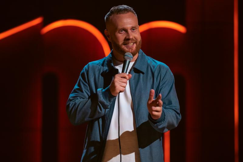 «На самом деле, Азамат просто не смог!». Евгений Чебатков стал новым ведущим Stand Up на ТНТ