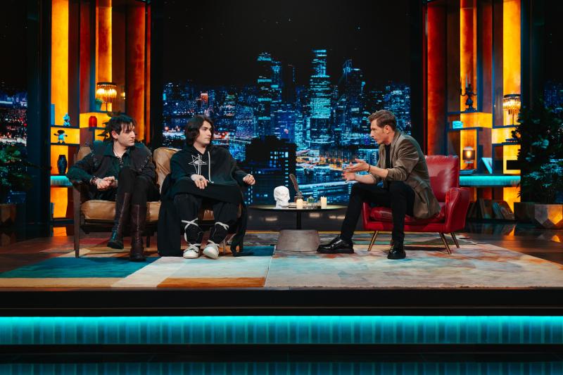 “Могу сказать сразу, проблем с потенцией у тебя никогда не будет!”  Олега Шепса шокировали трусы с его изображением на “Шоу Воли” на ТНТ