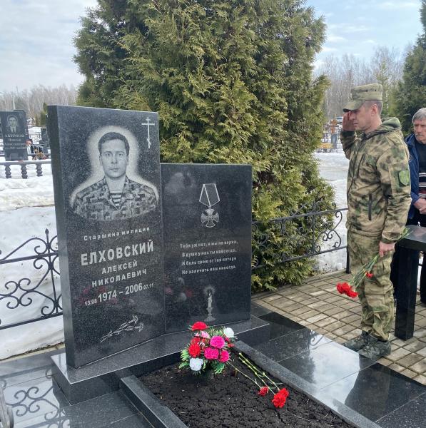 В Мордовии росгвардейцы почтили память павших сотрудников ОМОН