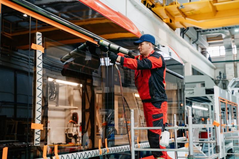 Современное оборудование, увеличение производственных мощностей и новые рабочие места: «ПК Транспортные системы» развивает завод в Твери
