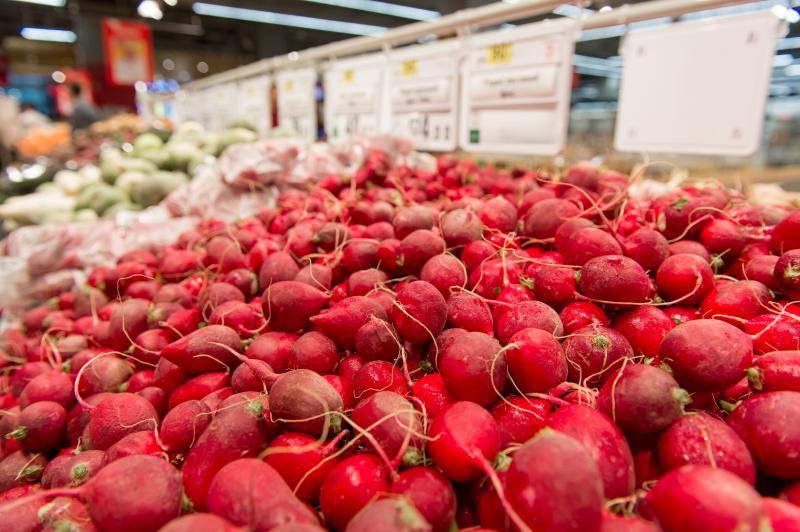 Тренды весеннего рациона в АШАН: в марте россияне купили 134 тонны листовых салатов и 40 тонн редиса
