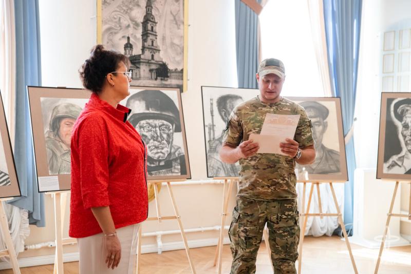 ГУАП и Академия Штиглица открыли выставку портретов «Герои СВО»