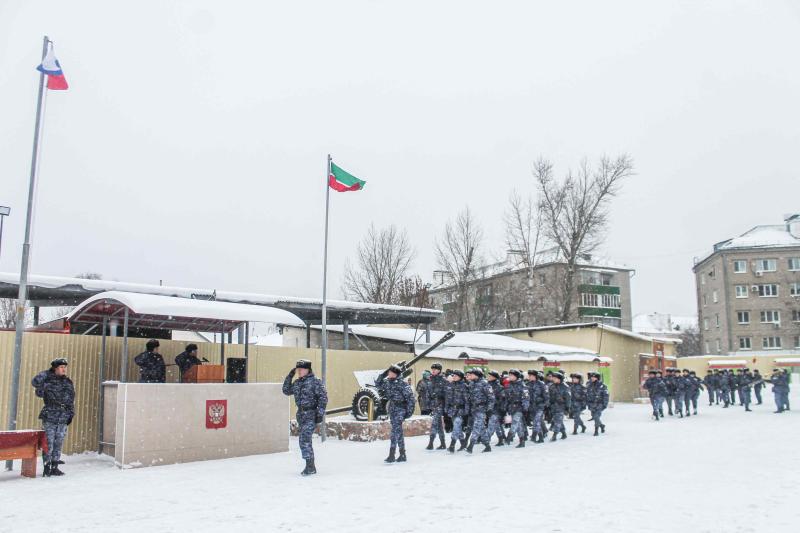 Новое пополнение казанского полка Росгвардии приняло военную присягу