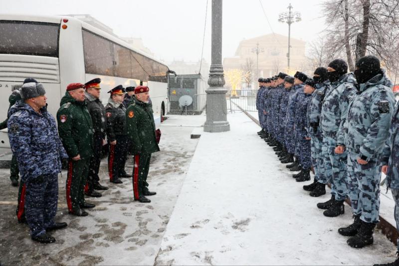 Генерал-полковник Алексей Воробьев поздравил росгвардейцев, заступающих на службу в новогоднюю ночь