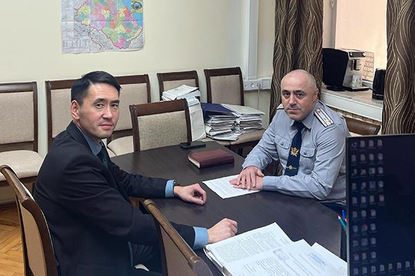 Заместитель начальника УФСИН России по Республике Дагестан Марат Гаджиев провел рабочую встречу с заместителем председателя Верховного суда Республики Дагестан Алибеком Колубом