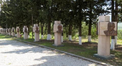 Карабахцы победили нацизм в 1945. Но в 2023 неонацисты опустошили Нагорный Карабах. Фоторепортаж