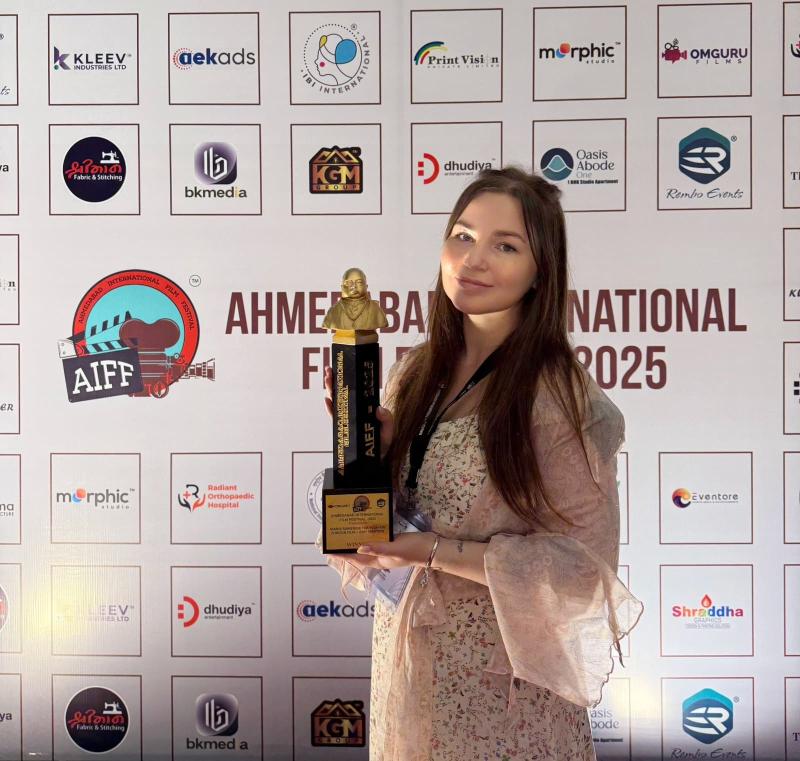 Российский режиссер Мария Рамендик получила награду за фильм о Пушкине на кинофестивале в Индии