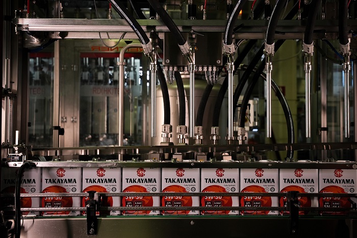 Моторные масла Takayama официально лицензированы по стандартам API SQ и ILSAC GF-7A