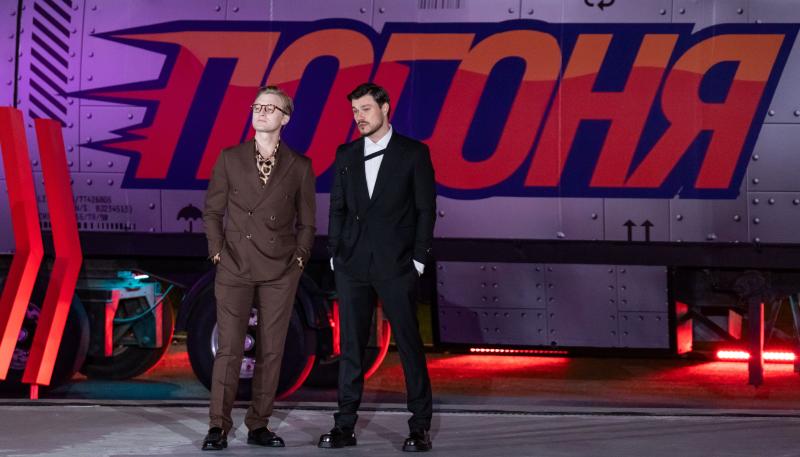 Омский актер дебютировал в роли ведущего нового шоу «Погоня» на ТНТ