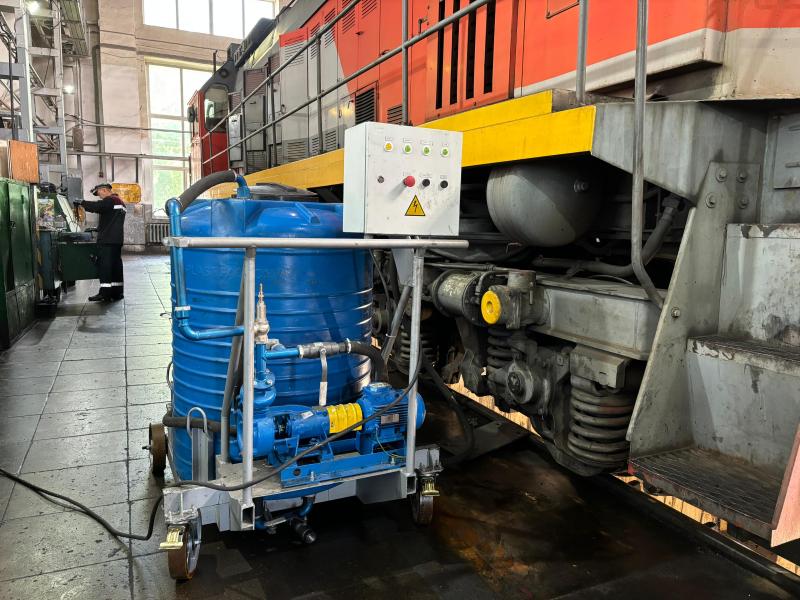 В сервисном локомотивном депо «Серов» новое оборудование ускорило проверку систем охлаждения тепловозов