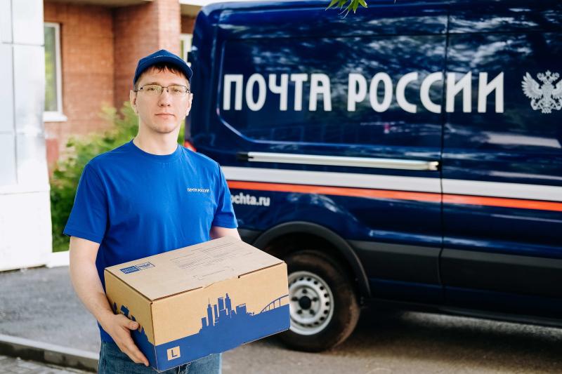 Почта России: с начала года омичи бесплатно отправили в зону СВО около 2 600 посылок