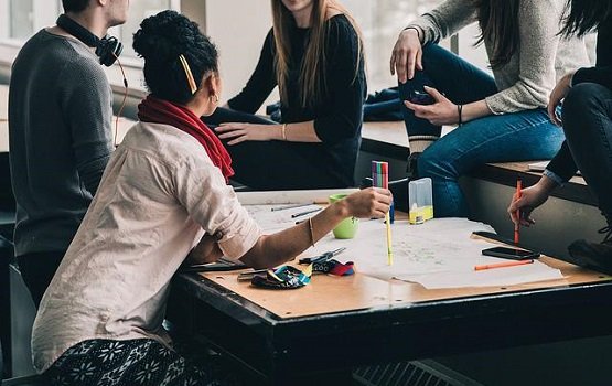 Офисные сотрудники назвали свои самые крупные ежедневные траты