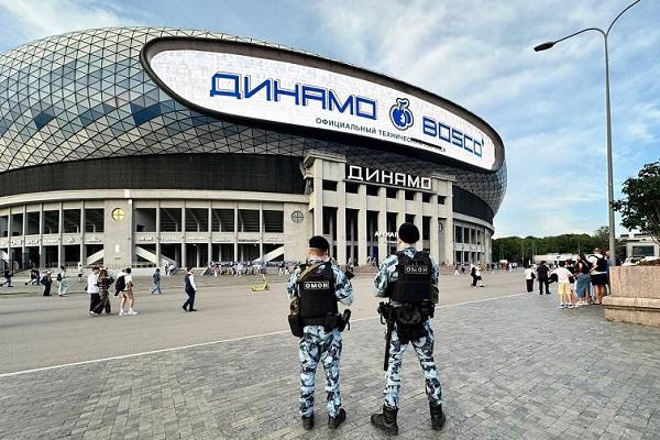 Военнослужащие и сотрудники Росгвардии обеспечили безопасность открытия Чемпионата России по футболу в Москве