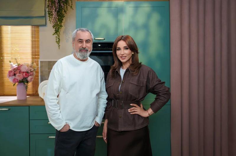 «Я с мамой больше жить не могу, я хочу уйти». Александр Толмацкий рассказал Анфисе Чеховой, как говорил с Децлом о кризисе в семье