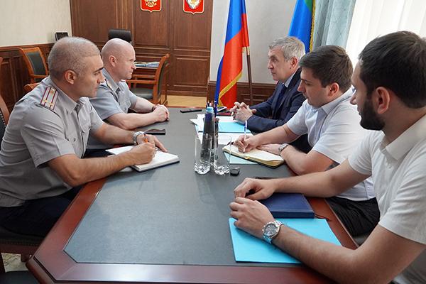 Начальник УФСИН России по Республике Дагестан  и Уполномоченный по правам человека обсудили вопросы защиты прав осужденных и реализации закона о пробации