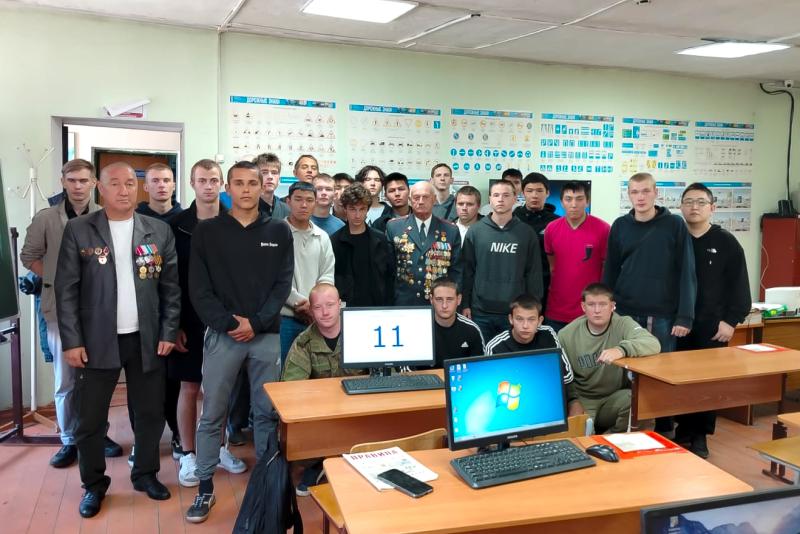 Ветераны Росгвардии поделились боевым опытом с курсантами ДОСААФ России в Республике Алтай