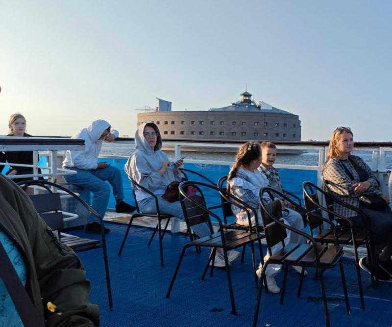 Масштабный экскурсионный тур организовали для работников и членов семей отделения «Вишера» Северо-Западного филиала ФГУП «УВО Минтранса России»