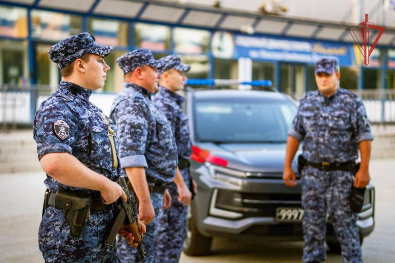 Сотрудники Мытищинского отдела вневедомственной охраны Главного управления Росгвардии по Московской области задержали мужчину, подозреваемого в краже товаров из сетевого супермаркета