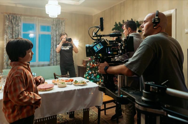 Марина Кравец, Павел Прилучный и Лариса Брохман: ТНТ раскрывает каст семейного фильма «Умка»