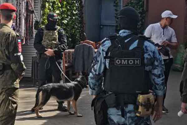 При силовой поддержке спецназа Росгвардии в Москве задержаны нарушители миграционного законодательства