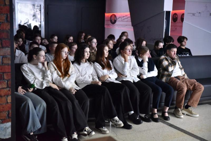 Московские школьники знакомятся с фильмом ФАШИЗМ. ЭВОЛЮЦИЯ ЗЛА, XXI ВЕК