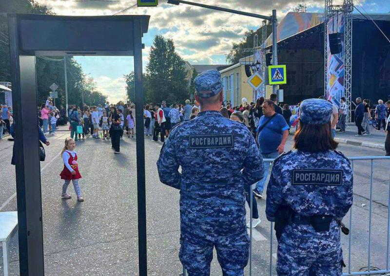 Росгвардия обеспечила охрану правопорядка на массовых мероприятиях в Подмосковье
