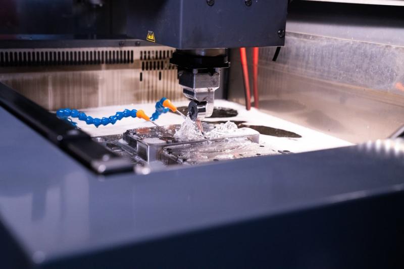 В России создают пресс-формы мирового уровня: репортаж из инструментального цеха НПО СтарЛайн