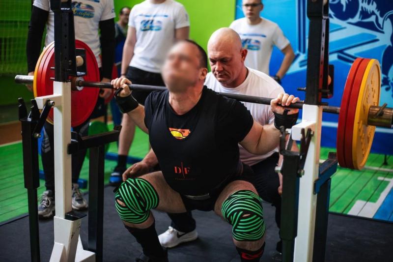 В День силовых видов спорта героем рубрики «Знай наших» стал офицер СОБР «Булат» Главного управления Росгвардии по Московской области