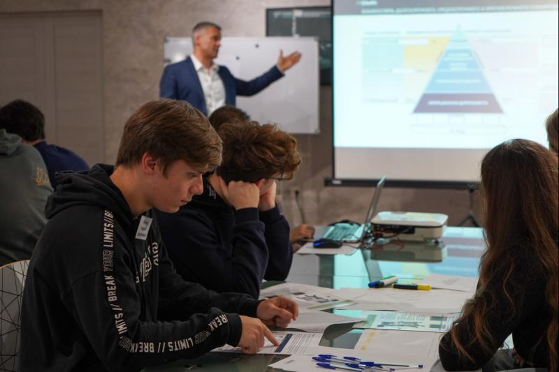 Холдинг «Швабе» внедряет новые модели проектной работы по образовательному треку «Ростех.Биотехмед»